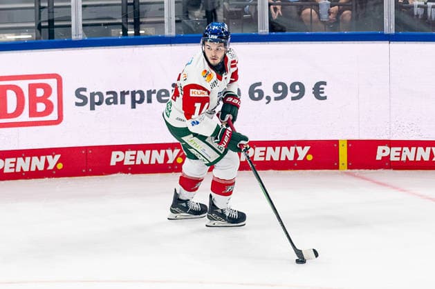 Donald D. J. Busdeker, Augsburger Panther, 14 (GER), EHC Red Bull Munich vs. Augsburger Panther, DEL, 2026–2027 season, Matchday 6, October 4, 2026. Photo: HMB Media, Franz Feiner Copyright: HMBxMedia FranzxFeiner