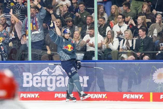 Markus Eisenschmid of EHC Red Bull Munich celebrates his goal to make it 2–1, EHC Red Bull Munich vs. Augsburger Panther, Matchday 6, Ice Hockey, Penny DEL, October 3, 2026, Munich, Bavaria, Germany Copyright: xkolbert-press ChristianxKolbertx