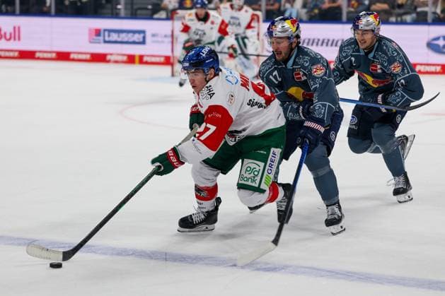 One-on-one, action, featuring Kyle Mayhew (27, Augsburger Panther) and Taro Hirose (17, EHC Red Bull Munich), EHC Red Bull Munich vs. Augsburger Panther, Matchday 6, Ice Hockey, Penny DEL, October 3, 2026, Munich, Bavaria, Germany Copyright: xkolbert-press ChristianxKolbertx
