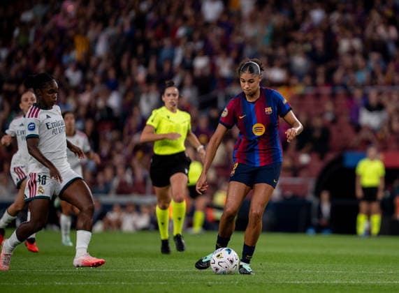 ESP Liga F: FC Barcelona vs. Real Madrid Fem — Sydney Joy Schertenleib of Barcelona during the Liga F match between FC Barcelona and Real Madrid Fem, played at Spotify Camp Nou Stadium in Barcelona on October 4, 2026, in Spain — Spanish Soccer Copyright: xAgenciaxLOFx