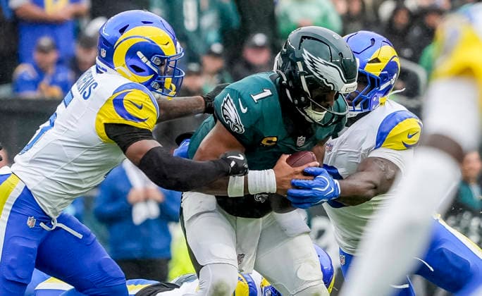 NFL, American Football Herren, USA 2026: Rams Vs Eagles OCT 04 October 4, 2026, Philadelphia, Pa, USA: Oct 4, 2026; Philadelphia, PA, USA; Philadelphia Eagles quarterback Jalen Hurts (1) gets sacked at Lincoln Financial Field. Mandatory Credit: Scott Serio-Cal Media(Credit Image: Scott Serio Cal Sport Media) Philadelphia Pa USA EDITORIAL USE ONLY Copyright: xx ZUMA-20261004_faf_cs17_163.jpg ScottxSeriox csmphotothree530989