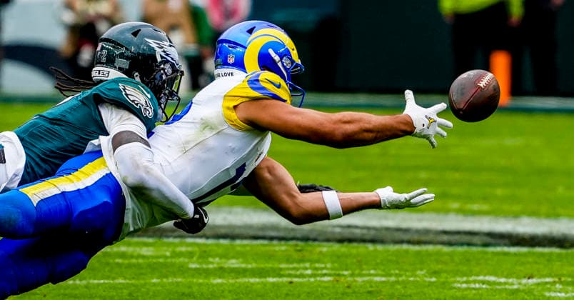 NFL, American Football Herren, USA 2026: Rams Vs Eagles OCT 04 October 4, 2026, Philadelphia, Pa, USA: Oct 4, 2026; Philadelphia, PA, USA; Los Angeles Rams wide receiver Puka Nacua (12) dives to make a catch but misses. at Lincoln Financial Field. Mandatory Credit: Scott Serio-Cal Media(Credit Image: Scott Serio Cal Sport Media) Philadelphia Pa USA EDITORIAL USE ONLY Copyright: xx ZUMA-20261004_faf_cs17_147.jpg ScottxSeriox csmphotothree531025