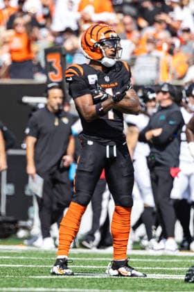 Oct 4, 2026; Cincinnati, OH, USA; Cincinnati Bengals wide receiver Ja Marr Chase (1) during NFL, American Football Herren, USA game action against the Jacksonville Jaguars at Paycor Stadium. Mandatory Credit: -Cal Media Cincinnati USA - ZUMAc04_ 20261004_zma_c04_017 Copyright: xJohnxMersitsx