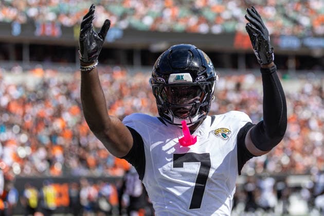 Oct 4, 2026; Cincinnati, OH, USA; Jacksonville Jaguars wide receiver Brian Thomas Jr. (7) celebrates a touchdown during NFL, American Football Herren, USA game action against the Cincinnati Bengals at Paycor Stadium. Mandatory Credit: -Cal Media Cincinnati USA - ZUMAc04_ 20261004_zma_c04_020 Copyright: xJohnxMersitsx
