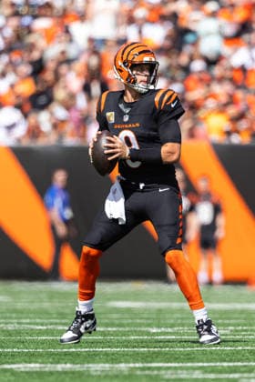 Oct 4, 2026; Cincinnati, OH, USA; Cincinnati Bengals quarterback Joe Burrow (9) passes the ball during NFL, American Football Herren, USA game action against the Jacksonville Jaguars at Paycor Stadium. Mandatory Credit: -Cal Media Cincinnati USA - ZUMAc04_ 20261004_zma_c04_023 Copyright: xJohnxMersitsx