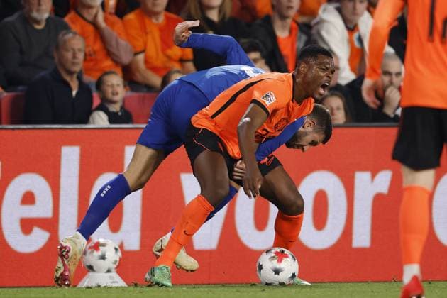 EINDHOVEN - (lr) Strahinja PavloviÄ‡ of Serbia, Denzel Dumfries of the Netherlands during the UEFA Nations League match between the Netherlands and Serbia at the Philips Stadium on October 4, 2026 in Eindhoven, the Netherlands. MAURICE VAN STEEN ANP UEFA Nations League 2026 27 xVIxANPxSportx xMauricexvanxSteenxIVx 571519299 originalFilename: 571519299.jpg