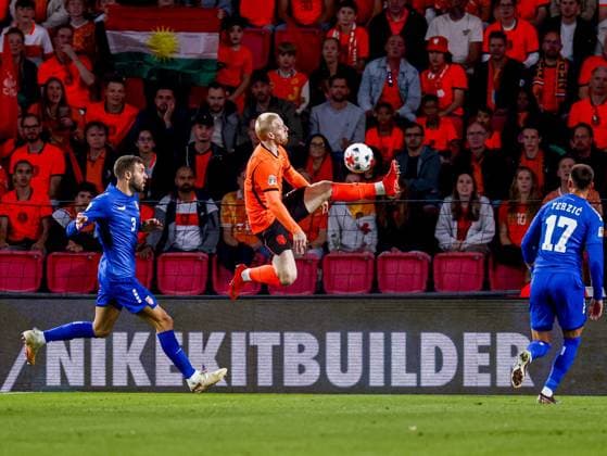 EINDHOVEN - Mexx Meerdink of the Netherlands controls the ball during the UEFA Nations League match between the Netherlands and Serbia at the Philips Stadium on October 4, 2026, in Eindhoven, the Netherlands. MARCEL TER BALS ANP UEFA Nations League 2026 27 xVIxANPxSportx xMarcelxterxBalsxIVx 571519570 originalFilename: 571519570.jpg
