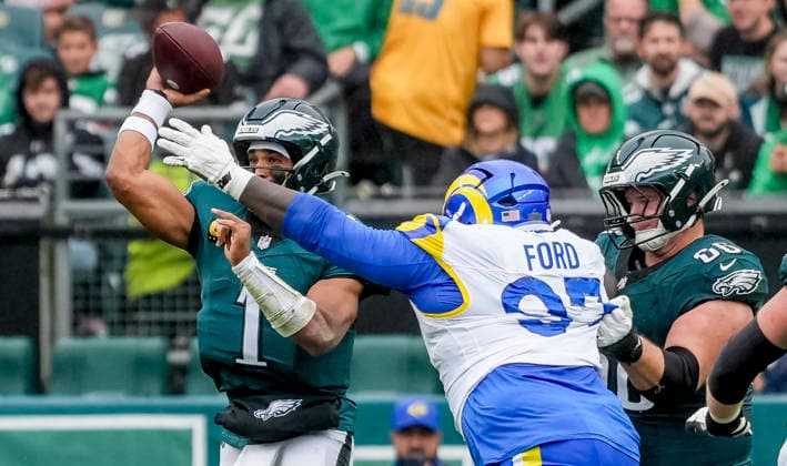 October 4, 2026, Philadelphia, Pa, USA: Oct 4, 2026; Philadelphia, PA, USA; Philadelphia Eagles quarterback Jalen Hurts (1) throws a pass at Lincoln Financial Field. Mandatory Credit: -Cal Media Philadelphia USA - ZUMAcs17 20261004_faf_cs17_166 Copyright: xScottxSeriox