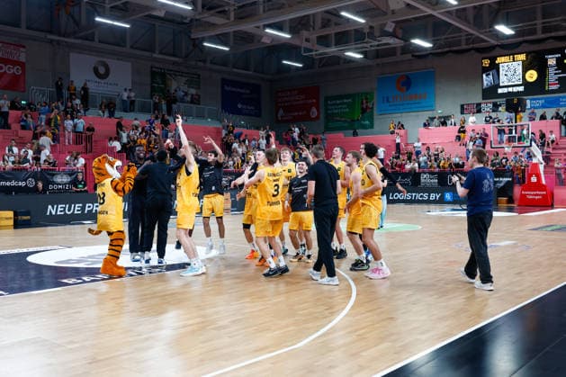 Tigers Celebrating, GER, Tigers Tübingen vs. Nuremberg Falcons, Basketball, ProA, Matchday 3, 2026–2027 Season, October 4, 2026, GER, Tigers Tübingen vs. Nuremberg Falcons, Basketball, ProA, Matchday 3, 2026–2027 Season, October 4, 2026, Tigers Tübingen Copyright: xEibner-Pressefoto KirstenxJaegerx
