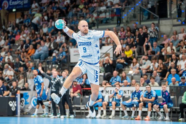 Handball I Men I 2026–2027 Season I Bundesliga I Matchday 6 I TVB Stuttgart vs. TBV Lemgo Lippe I October 4, 2026 Christian O Sullivan 9, TBV Lemgo Lippe takes a shot at the Stuttgart Porsche Arena, Baden-Württemberg, Germany Copyright: xLobeca MaxxPetershansx