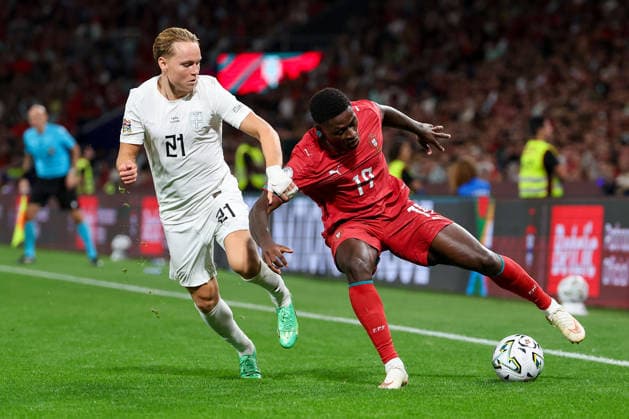 Porto, Portugal, October 4: Andreas Schjelderup (Norway) and Nuno Mendes (Portugal) battle for the ball during the UEFA Nations League 2026–27 League Phase Matchday 4 game between Portugal and Norway at Estádio do Dragão in Porto, Portugal Copyright: HMBxMedia JoaquimxFerreira