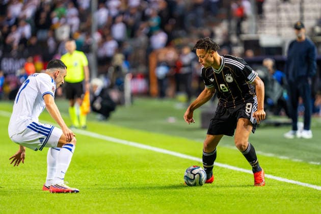 Derry Scherhant (Germany), 09 vs. Manolis Saliakas (Greece), 17 Greece vs. Germany, Soccer, UEFA Nations League, Matchday 4, 2026–2027 Season, October 4, 2026 Greece vs. Germany, Soccer, UEFA Nations League, Matchday 4, 2026–2027 Season, October 4, 2026 Thessaloniki Copyright: xEibner-Pressefoto J.xDerondeaux EP_JDU