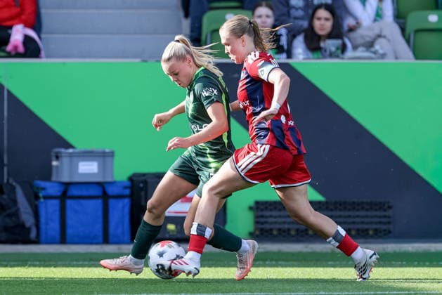From left: Anny Kerim Lindland (VfL Wolfsburg), 38, and Annaleen Böhler (Hamburger SV, HSV), 6, in a one-on-one battle, duel, dynamic moment, action, game scene, DFB REGULATIONS PROHIBIT ANY USE OF PHOTOGRAPHS AS SEQUENCE IMAGES AND OR VIDEO-LIKE PHOTO SERIES DFB REGULATIONS PROHIBIT ANY USE OF PHOTOGRAPHS AS IMAGE SEQU, October 4, 2026, Wolfsburg, Germany, soccer, Google Pixel Women’s Bundesliga, VfL Wolfsburg vs. Hamburger SV xobx