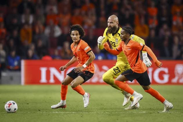 EINDHOVEN - (lr) Gjivai ZechiÃ«l of the Netherlands, Serbia goalkeeper Vanja Milinkovic-Savic and Crysencio Summerville of the Netherlands during the UEFA Nations League match between the Netherlands and Serbia at the Philips Stadium on 4 October 2026 in Eindhoven, the Netherlands. KOEN VAN WEEL ANP xVIxANPxSportx xxANPxIVx 571528794 originalFilename: 571528794.jpg