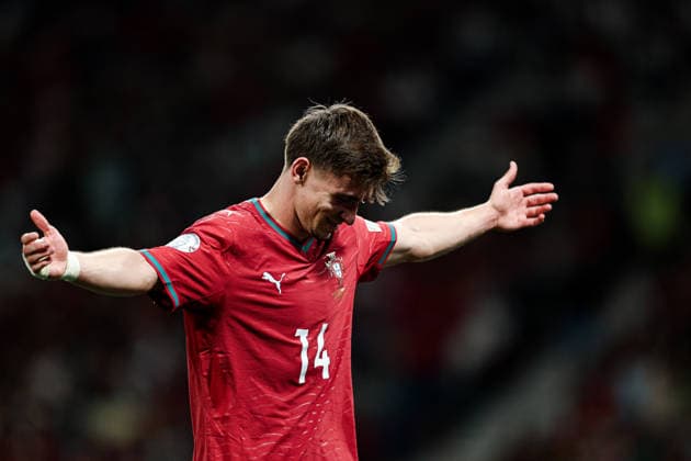 October 4, 2026, Porto, Porto, Portugal: PORTO, PORTUGAL - OCTOBER 03: Francisco ConceioÂßao receives a red card during the UEFA Nations League A 2026 27 - Matchday 4 match between Portugal and Norway at Estadio do Dragao. UEFA Nations League A 2026 27 - Matchday 4 Portugal X Norway  - ZUMAe141 20261004_zsp_e141_095 Copyright: xLuisxEirasx
