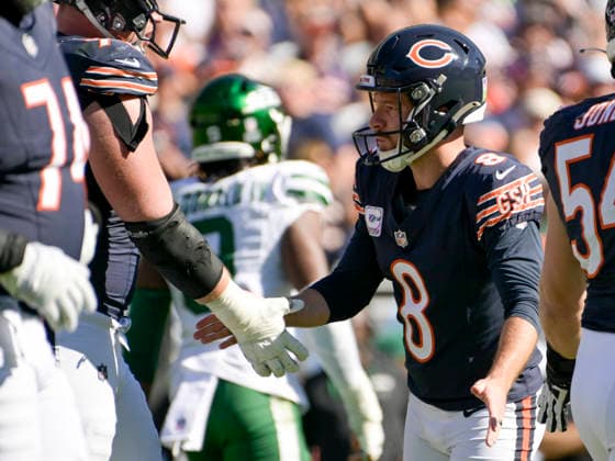 Chicago Bears place kicker Cairo Santos (8) celebrate a fourth quarter field goal against the New York Jets at Soldier Field in Chicago on Sunday, October 4, 2026. Bears defeated the Jets 23-12.  CHI20261004119 MARKxBLACK
