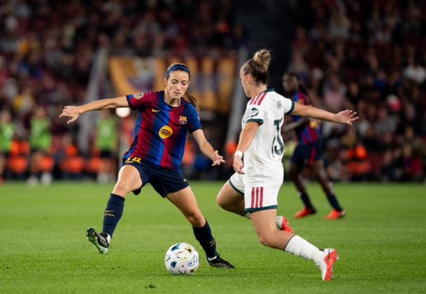 ESP Liga F: FC Barcelona vs. Real Madrid Fem — Aitana Bonmati of Barcelona and Irune Dorado of Real Madrid during the Liga F match between FC Barcelona and Real Madrid Fem, played at Spotify Camp Nou Stadium in Barcelona on October 4, 2026, in Spain Copyright: xAgenciaxLOFx