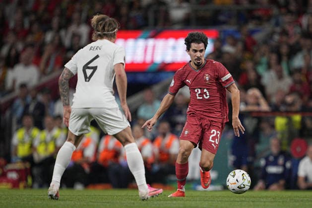 PORTO, PORTUGAL - OCTOBER 4: Vitinha of Portugal dribbles past an opponent during the UEFA Nations League 2026 27 group phase match between Portugal and Norway at Estadio do Dragao on October 4, 2026 in Porto, Portugal (Photo by Pedro Loureiro Sports Press Photo SPP) Copyright: xSportsxPressxPhotox Sportspressphoto_SPR245954