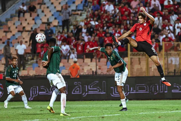Cairo Egypt South Africa Match Egyptian forward Hamza Abdelkarim leaps in the air during a match against South Africa at Cairo International Stadium in Cairo, Egypt on October 4, 2026. The International Friendly, Länderspiel, Nationalmannschaft match serves as preparation for both national teams ahead of upcoming regional and continental football competitions. Cairo Cairo Egypt Copyright: xMostafaxElxShahatx