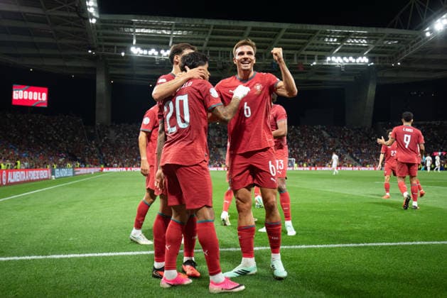 October 4, 2026, Porto, Porto, Portugal: Portugal and Benfica midfielder JOAO PALHINHA (6) celebrating after a teammate scored a goal during the game for Nations League between Portugal and Norway at Estadio do Dragao Porto Portugal - ZUMAs359 20261004_zsp_s359_178 Copyright: xAlexandrexdexSousax