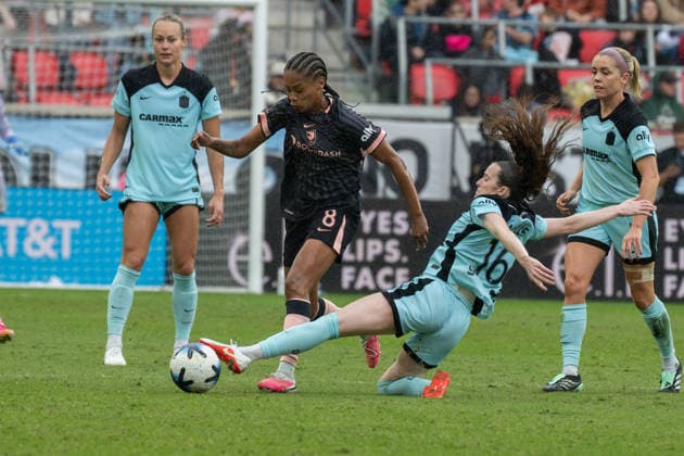 October 4, 2026, Harrison, United States: Ary Borges of the Angel City FC and Rose Lavelle of Gotham FC seen in action during a NWSL regular season match between Angel City FC and Gotham FC at Sports Illustrated Stadium. Final Score; Gotham FC 1 : 1 Angel City FC. Harrison United States - ZUMAs197 20261004_aaa_s197_372 Copyright: xRonaldxSmitsx