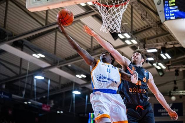 BASKETBALL EASYCREDIT BBL MATCHDAY 4 SCIENCE CITY JENA NINERS CHEMNITZ ** FOR EDITORIAL PURPOSES ONLY ** EDITORIAL USE ONLY ** p 04 10 2026 Jena Basketball easyCredit BBL 1 Basketball Bundesliga Season 2026–2027 Matchday 4 Sparkassen Arena Science City Jena NINERS Chemnitz in the photo Sacar Anim 15 Science City Jena in a duel with Jannis von Seckendorff 90 NINERS Chemnitz Germany Thuringia Jena Copyright SaschaxFromm Copyright: SaschaxFromm doc87w569oaw5hs67smukm ,EDITORIAL USE ONLY Copyright: SaschaxFromm