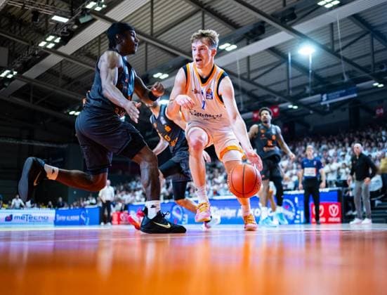 BASKETBALL EASYCREDIT BBL MATCHDAY 4 SCIENCE CITY JENA NINERS CHEMNITZ ** FOR EDITORIAL PURPOSES ONLY ** EDITORIAL USE ONLY ** p 04 10 2026 Jena Basketball easyCredit BBL 1 Basketball Bundesliga Season 2026–2027 Matchday 4 Sparkassen Arena Science City Jena NINERS Chemnitz in the photo Raphael Falkenthal 2 Science City Jena in a duel with Stefan Smith 2 NINERS Chemnitz Germany Thuringia Jena Copyright SaschaxFromm Copyright: SaschaxFromm doc87w53hkodc6fb0cfei9 ,EDITORIAL USE ONLY Copyright: SaschaxFromm