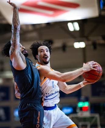 BASKETBALL EASYCREDIT BBL MATCHDAY 4 SCIENCE CITY JENA NINERS CHEMNITZ ** FOR EDITORIAL PURPOSES ONLY ** EDITORIAL USE ONLY ** p 04 10 2026 Jena Basketball easyCredit BBL 1 Basketball Bundesliga Season 2026–2027 Matchday 4 Sparkassen Arena Science City Jena NINERS Chemnitz in the photo: Isaiah Moses 11 Science City Jena in a duel with Urald King 20 NINERS Chemnitz, Germany, Thuringia, Jena. Copyright SaschaxFromm Copyright: SaschaxFromm doc87w54f0vkfoztulhhqj ,EDITORIAL USE ONLY Copyright: SaschaxFromm