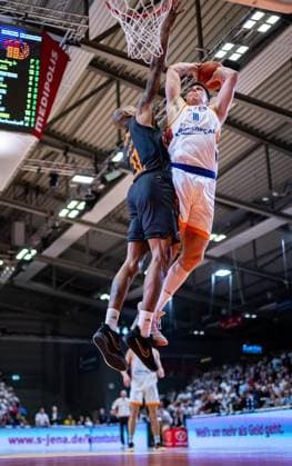 BASKETBALL EASYCREDIT BBL MATCHDAY 4 SCIENCE CITY JENA NINERS CHEMNITZ ** FOR EDITORIAL PURPOSES ONLY ** EDITORIAL USE ONLY ** p 04 10 2026 Jena Basketball easyCredit BBL 1 Basketball Bundesliga Season 2026–2027 Matchday 4 Sparkassen Arena Science City Jena NINERS Chemnitz in the photo: Christian Skladanowski 10 Science City Jena in a duel with Darion Atkins 17 NINERS Chemnitz Germany Thuringia Jena Copyright SaschaxFromm Copyright: SaschaxFromm doc87w52k7v1ug50j0ehb5 ,EDITORIAL USE ONLY Copyright: SaschaxFromm
