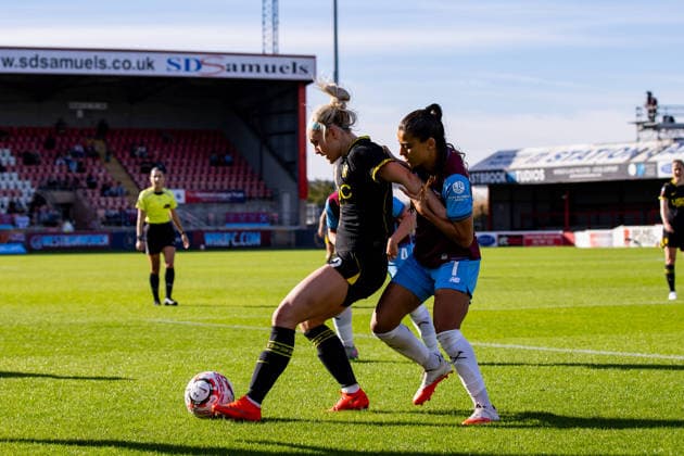 October 4, 2026, London, England, United Kingdom: LONDON, ENGLAND - OCTOBER 4: Ellie Carpenter of Chelsea during the Barclays WomenoÃ¢Ã¢ s Super League match between West Ham United Women and Chelsea Women at Chigwell Construction Stadium on October 4, 2026 in London, England London United Kingdom  - ZUMAf190 20261004_zip_f190_021 Copyright: xNinaxFarooqix Barclays WomenÃ¢â‚¬â ¢S Super League Match Between West Ham United Women And Chelsea Women  - ZUMA0868 0868554986st Copyright: xIMAGO NinaxFarooqix
