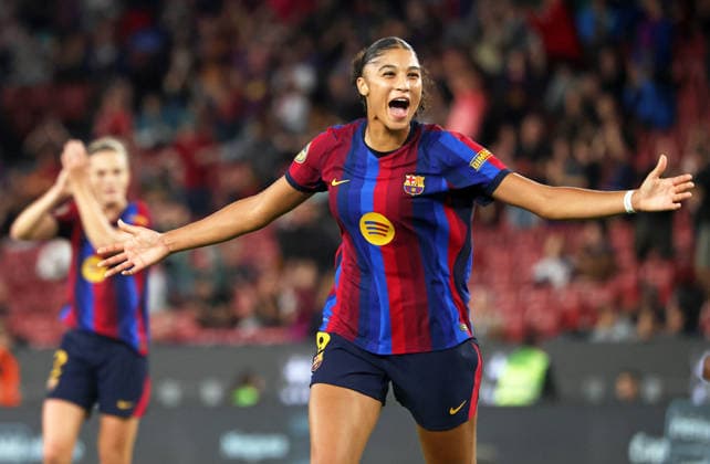 FC Barcelona, Barca v Real Madrid CF - Liga F Moeve 2026 27 Sydney Schertenleib celebrates during the match between FC Barcelona Femeni and Real Madrid CF Femenino, corresponding to week 6 of the Liga F Moeve 2026-27, played at the Spotify Camp Nou in Barcelona, on October 4, 2026. Barcelona Barcelona Spain  Copyright: xUrbanandsportx originalFilename:valls-fcbarcel261004_npOz5.jpg