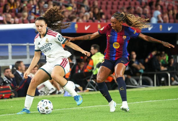 FC Barcelona, Barca v Real Madrid CF - Liga F Moeve 2026 27 Kerolin Nicoli and Silvia Cristobal play during the match between FC Barcelona Femeni and Real Madrid CF Femenino, corresponding to the week 6 of the Liga F Moeve 2026-27, played at the Spotify Camp Nou, in Barcelona, on October 4, 2026. Barcelona Barcelona Spain  Copyright: xUrbanandsportx originalFilename:valls-fcbarcel261004_nptxL.jpg
