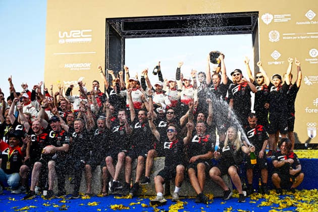 FIA WRC, Motorsport Rallye, WM Rally Italia Sardegna 2026 The Toyota Gazoo Racing WRT team poses for a group photo with the Toyota GR Yaris Rally1 car in Alghero, Sardinia, Italy, on October 4, 2026, during the FIA World Rally Championship Rally Italia Sardegna. Alghero Sardinia Italy  Copyright: xLucaxBarsalix originalFilename:barsali-wrcrally261004_npiFl.jpg