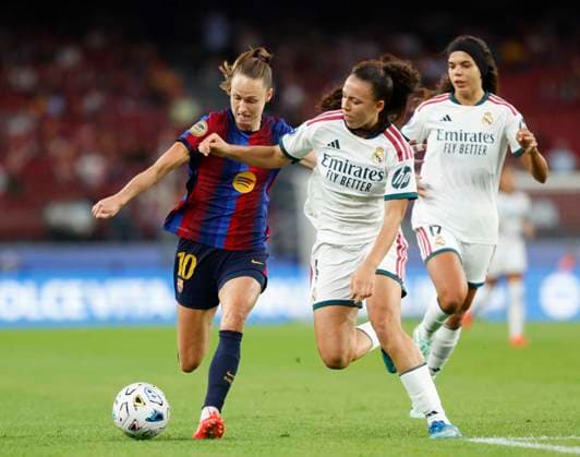October 4, 2026, Sabadell, Barcelona, Spain: Barcelona Spain 04.09.2026 Caroline Graham Hansen ( FC Barcelona, Barca and Silvi (Real Madrid) battle for the ball during the Liga F between FC Barcelona and Real Madrid at Camp Nou on 04 October 2026 in Barcelona. Sabadell Spain - ZUMAu50_ 20261004_zsp_u50_001 Copyright: xXavixUrgelesx