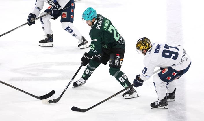 October 4, 2026, Germany, Bietigheim: Ice Hockey – Steelers Bietigheim vs. Huskies Kassel; from left: Cole Fonstad (Steelers), Matt White (Kassel)