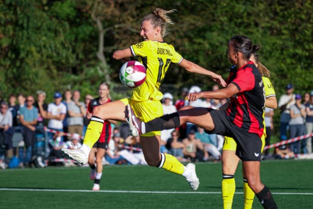 Rita Schumacher (BVB) vs. Amelie Wortberg (Cologne), DJK Südwest Cologne vs. Borussia Dortmund, Women s Regionalliga West, Matchday 7, Cologne, October 4, 2026