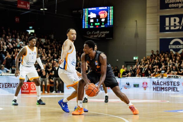 October 4, 2026, GER, BBL easyCredi Basketball Bundesliga Jena, Science City Jena Niners vs. Chemnitz Phlandrous Fleming Jr. (Niners Chemnitz), 1, Jemarl Lemuel Baker Jr. (Science City Jena), 3, Jena Sparkassen Arena, Thuringia, Germany