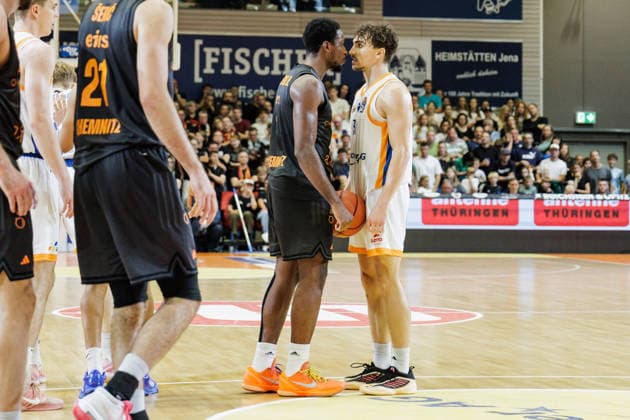 October 4, 2026, GER, BBL easyCredi Basketball Bundesliga: Jena, Science City Jena Niners vs. Chemnitz Phlandrous Fleming Jr. Niners Chemnitz; No. 1 Kristofer Krause of Science City Jena, No. 36, had a minor disagreement at the Jena Sparkassen Arena, Thuringia, Germany