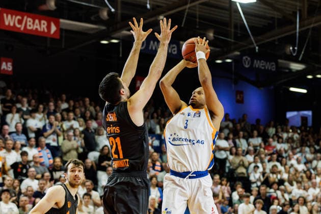 October 4, 2026, GER, BBL easyCredi Basketball Bundesliga Jena, Science City Jena Niners vs. Chemnitz, Jemarl Lemuel Baker Jr., Science City Jena, 3; Mateo Å eriÄ‡, Niners Chemnitz, 21; Jena Sparkassen Arena, Thuringia, Germany