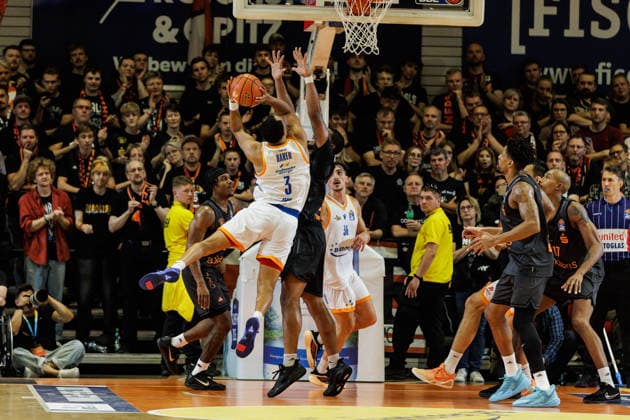 October 4, 2026, GER, BBL easyCredi Basketball Bundesliga Jena, Science City Jena Niners vs. Chemnitz, Jemarl Lemuel Baker Jr. (Science City Jena), 3; Nighael Ceaser (Niners Chemnitz), 22; Jena Sparkassen Arena, Thuringia, Germany