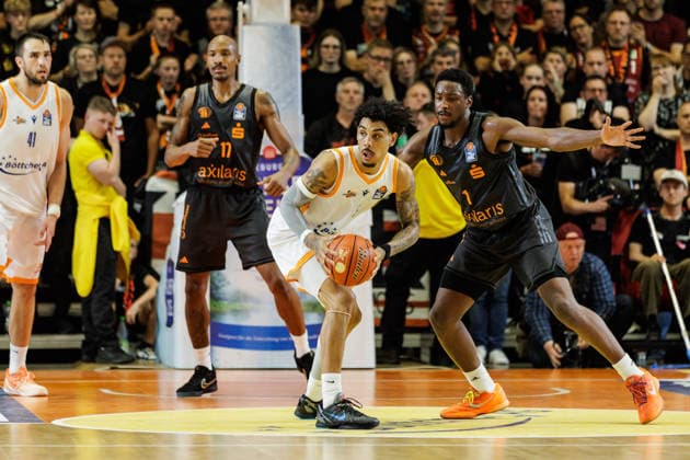 October 4, 2026, GER, BBL easyCredi Basketball Bundesliga: Jena, Science City Jena vs. Niners Chemnitz; Terrence Edwards Jr., Science City Jena, 5; Phlandrous Fleming Jr., Niners Chemnitz, 1; Jena Sparkassen Arena, Thuringia, Germany