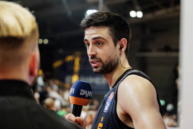 October 4, 2026, GER, BBL easyCredi Basketball Bundesliga Jena, Science City Jena Niners vs. Chemnitz, Mateo Å eriÄ‡ (Niners Chemnitz), age 21, during an interview with DYN at the Jena Sparkassen Arena in Thuringia, Germany