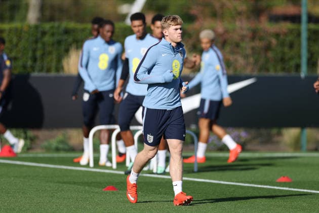 England MD-1 Training, Nations League Lewis Hall of England during the England MD-1 training session ahead of the 2026 27 UEFA Nations League Group A3 match vs Czech Republic, Tottenham Hotspur Training Ground, Enfield, England on 5 October 2026 Credit: Tiego Grenho Every Second Media Editorial use only. All images are copyright Every Second Media Limited. No images may be reproduced without prior permission. Copyright: xIMAGO EveryxSecondxMediax ESM-2200-0012 TiegoxGrenhox xEveryxSecondxMediax