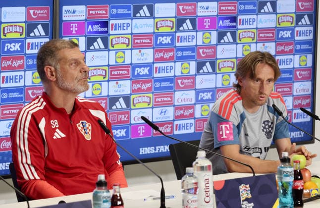 press conference, PK, Pressekonferenz of Croatia National Football Team Croatia s head coach Slaven Bilic and player Luka Modric speak during a press conference on October 5, 2026, in Split, Croatia, ahead of the UEFA Nations League match against Spain.  IvoxCagalj PIXSELL