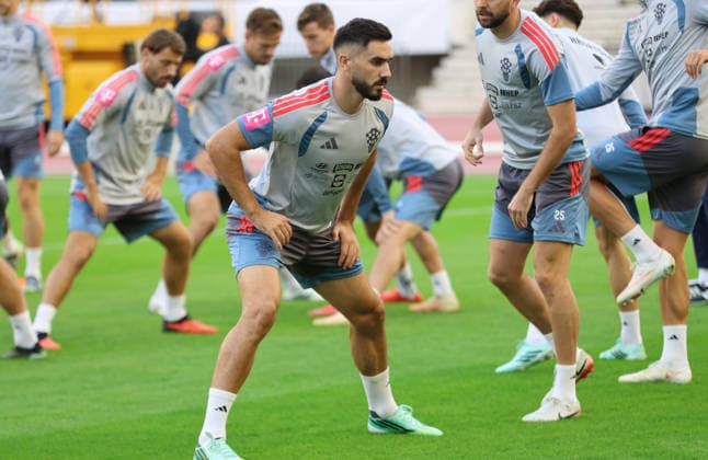Croatia s national football team holds training session Croatia s Josip Sutalo during a training session of the Croatia National Football Team at Poljud Stadium on October 5, 2026, in Split, Croatia, ahead of the UEFA Nations League match against Spain.  IvoxCagalj PIXSELL