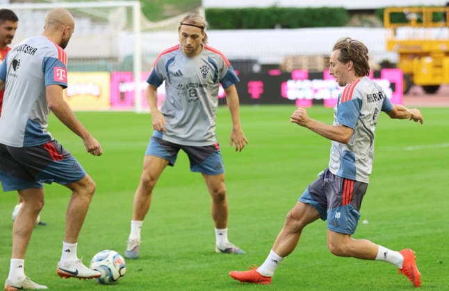 Croatia s national football team holds training session Croatia s Lovro Majer and Luka Modric during a training session of the Croatia National Football Team at Poljud Stadium on October 5, 2026, in Split, Croatia, ahead of the UEFA Nations League match against Spain.  IvoxCagalj PIXSELL