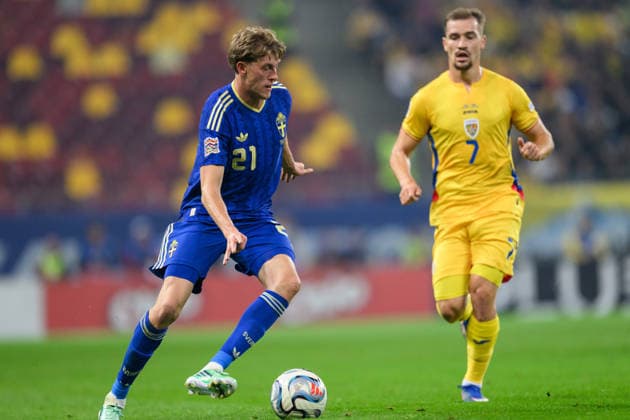 October 5, 2026: Alexander Bernhardsson of Sweden and Darius Olaru of Romania during the Nations League soccer match between Romania and Sweden on October 5, 2026 in Bucharest. Photo by Ludvig Thunman. BILDBYRAN code LT LT0828 soccer football fotball Nations League UEFA Nations League Romania Sweden Sweden A BBENG  Copyright: LUDVIGxTHUNMAN BB261005LT068