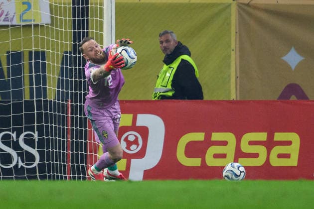261005 Goalkeeper Viktor Johansson of Sweden during the Nations League soccer match between Romania and Sweden on October 5, 2026 in Bucharest. Photo by Ludvig Thunman, BILDBYRAN. Code: LT LT0828. soccer, football, fotball, Nations League, UEFA Nations League, Romania, Sweden, Sweden A, bbeng Copyright: LUDVIGxTHUNMAN BB261005LT086