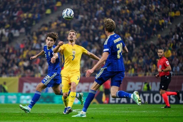 October 5, 2026: Felix Beijmo and Alexander Bernhardsson of Sweden against Darius Olaru of Romania during the Nations League soccer match between Romania and Sweden on October 5, 2026 in Bucharest. Photo by Ludvig Thunman. BILDBYRAN code LT LT0828 soccer football fotball Nations League UEFA Nations League Romania Sweden Sweden A BBENG  Copyright: LUDVIGxTHUNMAN BB261005LT089