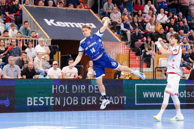 2 Handball Bundesliga, Matchday 6, Game 1: VfL Potsdam vs. TuS Ferndorf. Max Günther (1) of VfL Potsdam takes a jump shot on October 5, 2026, at the MBS Arena in Potsdam, Brandenburg, Germany.
